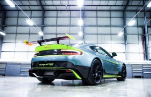 Aston Martin Vantage GT8
