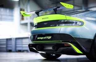 Aston Martin Vantage GT8