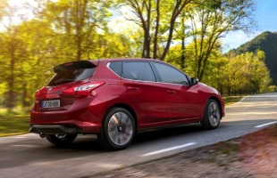 Nissan Pulsar ze 190-konnym silnikiem