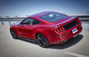 Oto Ford Mustang 2016