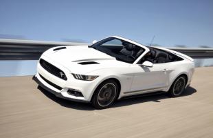 Oto Ford Mustang 2016