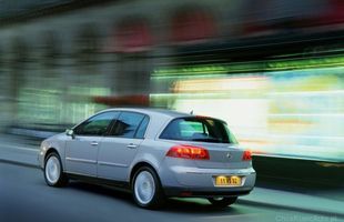 Renault zbuduje nową limuzynę. Wspólnie z Mercedesem!