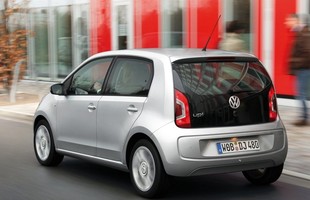 Volkswagen Up! za 31 290 zł. Ale ma tylko koła