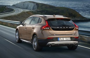 Volvo V40 Cross Country. Prawie terenowe