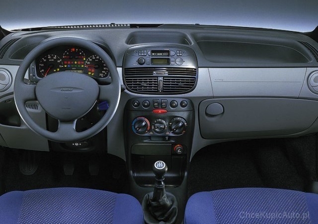 Fiat Punto II 1.2 16v 80 KM 2001 hatchback 3dr skrzynia