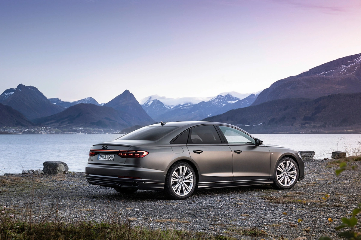 Audi A8 D5 FL 55TFSI 340 KM