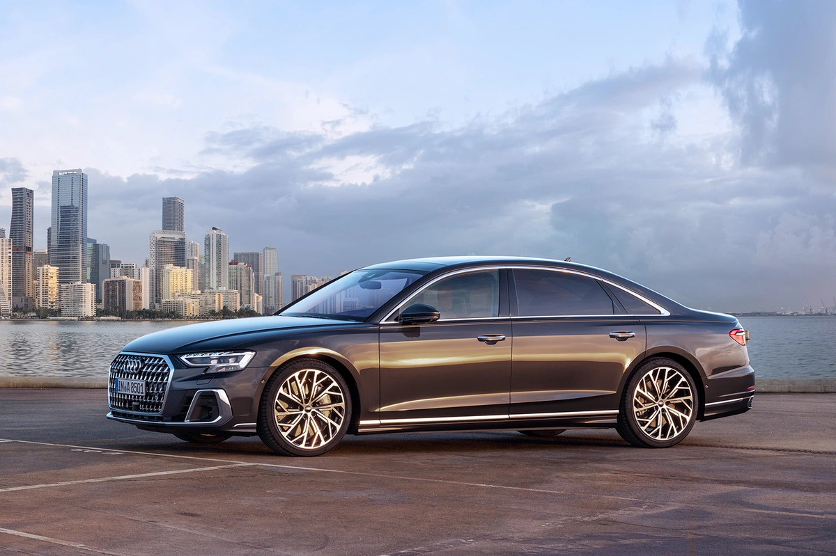 Audi A8 D5 FL Long 50TDI 286 KM