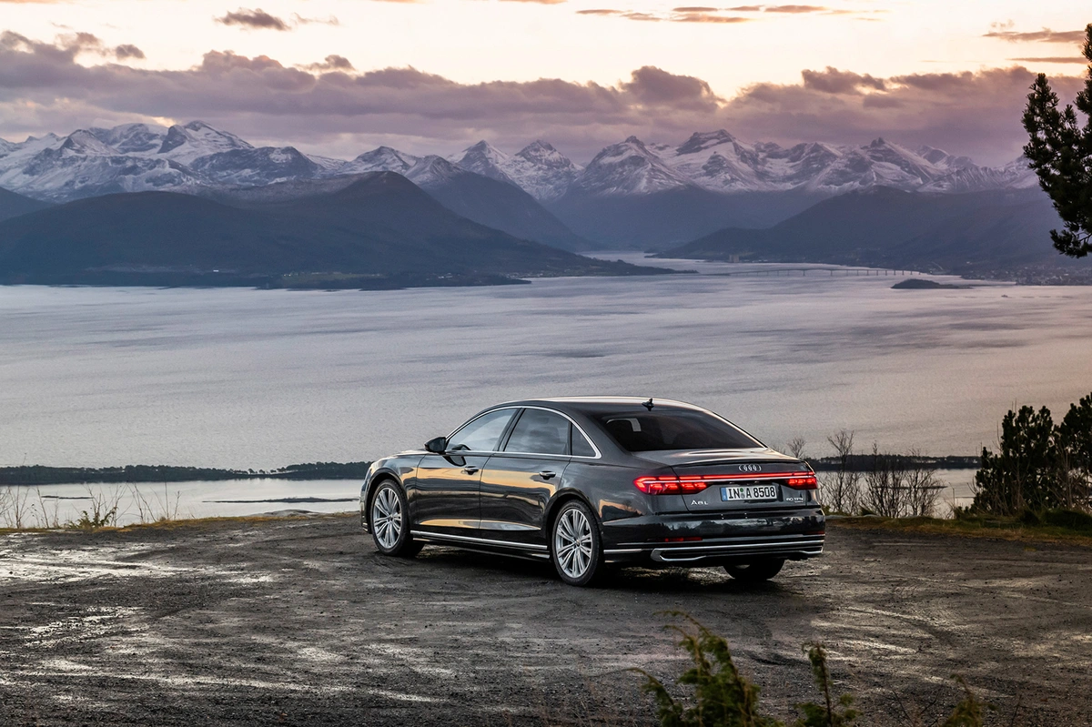 Audi A8 D5 FL Long 50TDI 286 KM