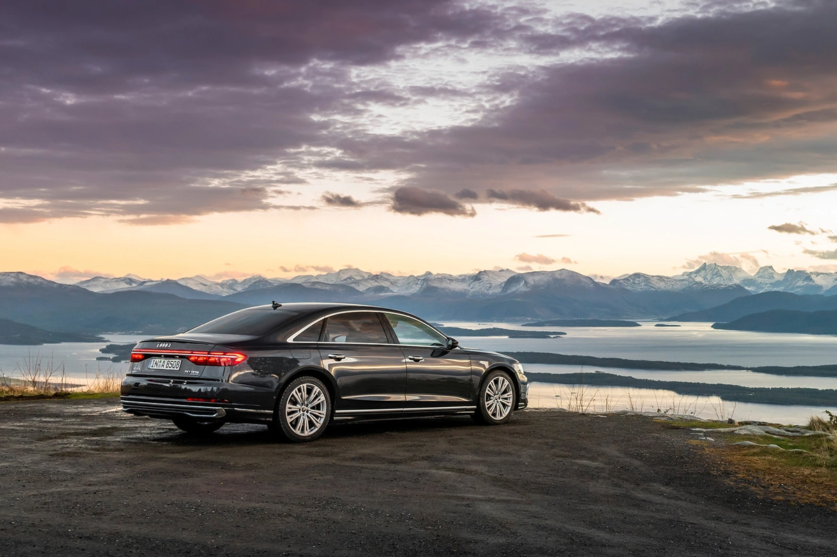 Audi A8 D5 FL Long 60TFSI 460 KM