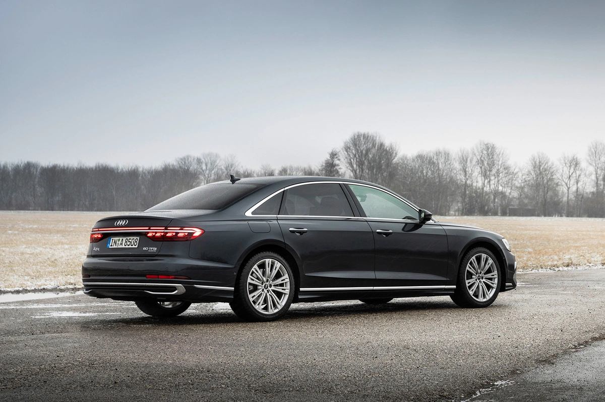 Audi A8 D5 FL Long 60TFSI 460 KM