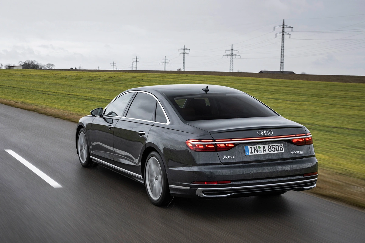 Audi A8 D5 FL Long 60TFSI 460 KM