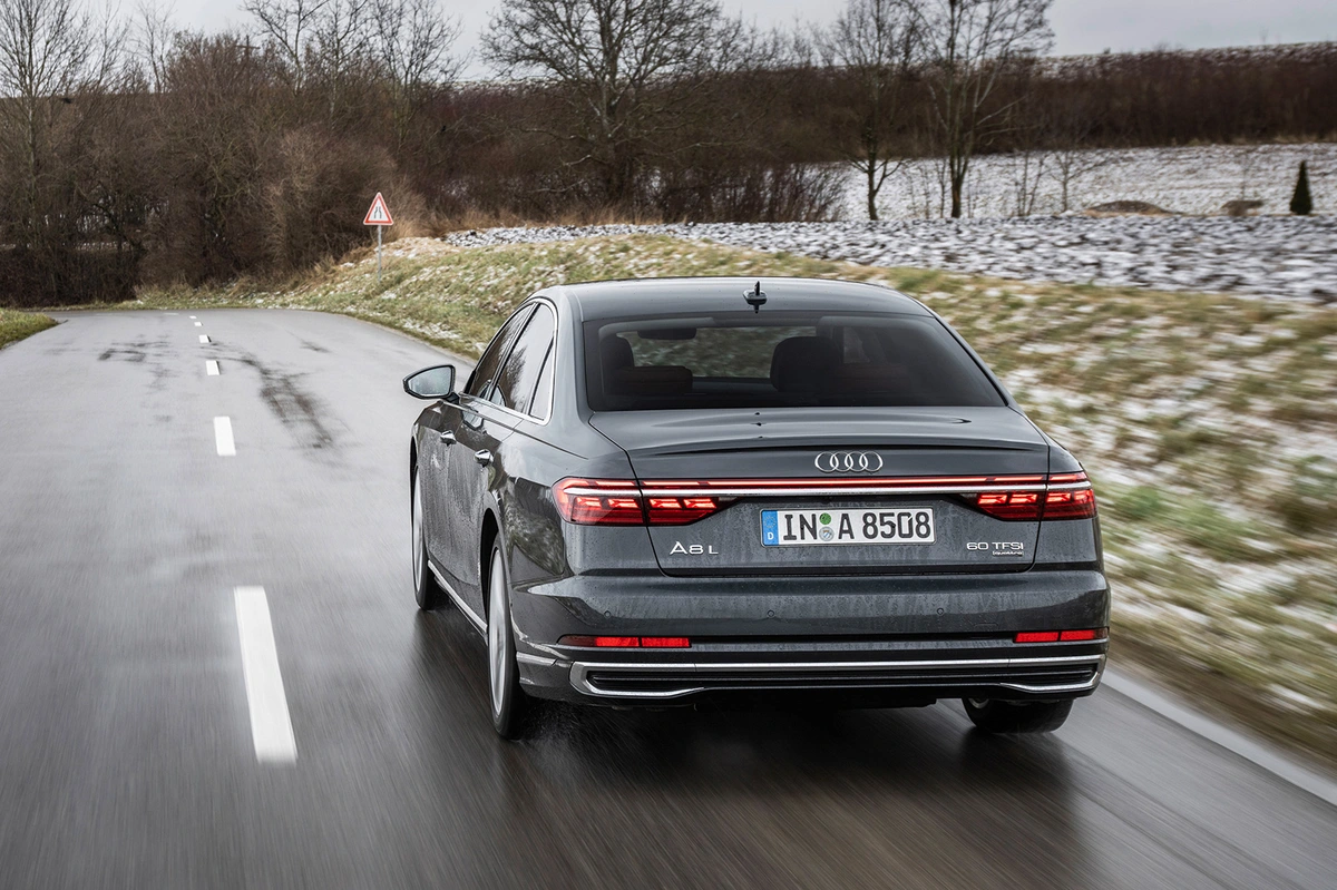 Audi A8 D5 FL Long 60TFSI 460 KM
