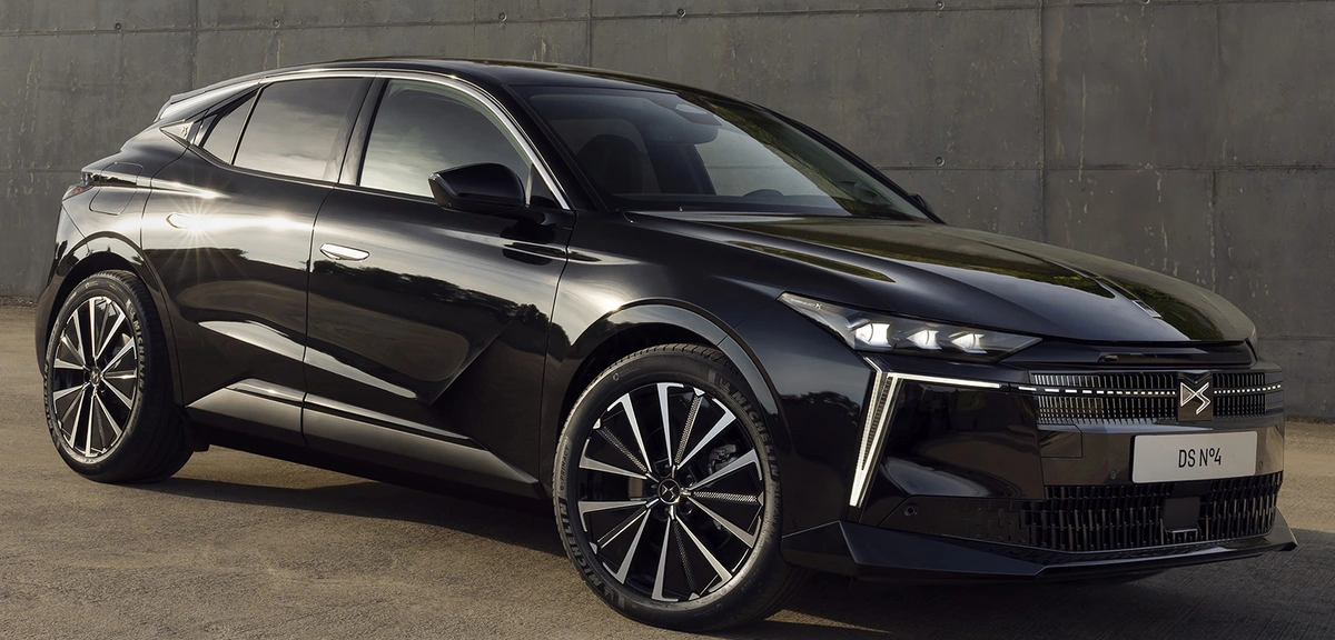 DS DS4 II FL E-Tense 213 213 KM