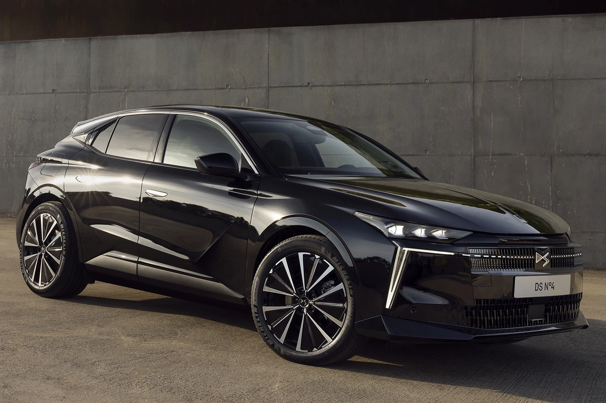 DS DS4 II FL E-Tense 213 213 KM
