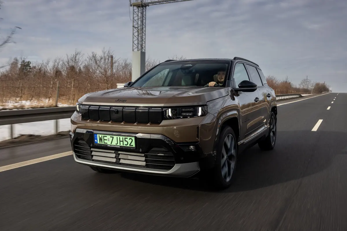 Jeep Compass III BEV 213 KM