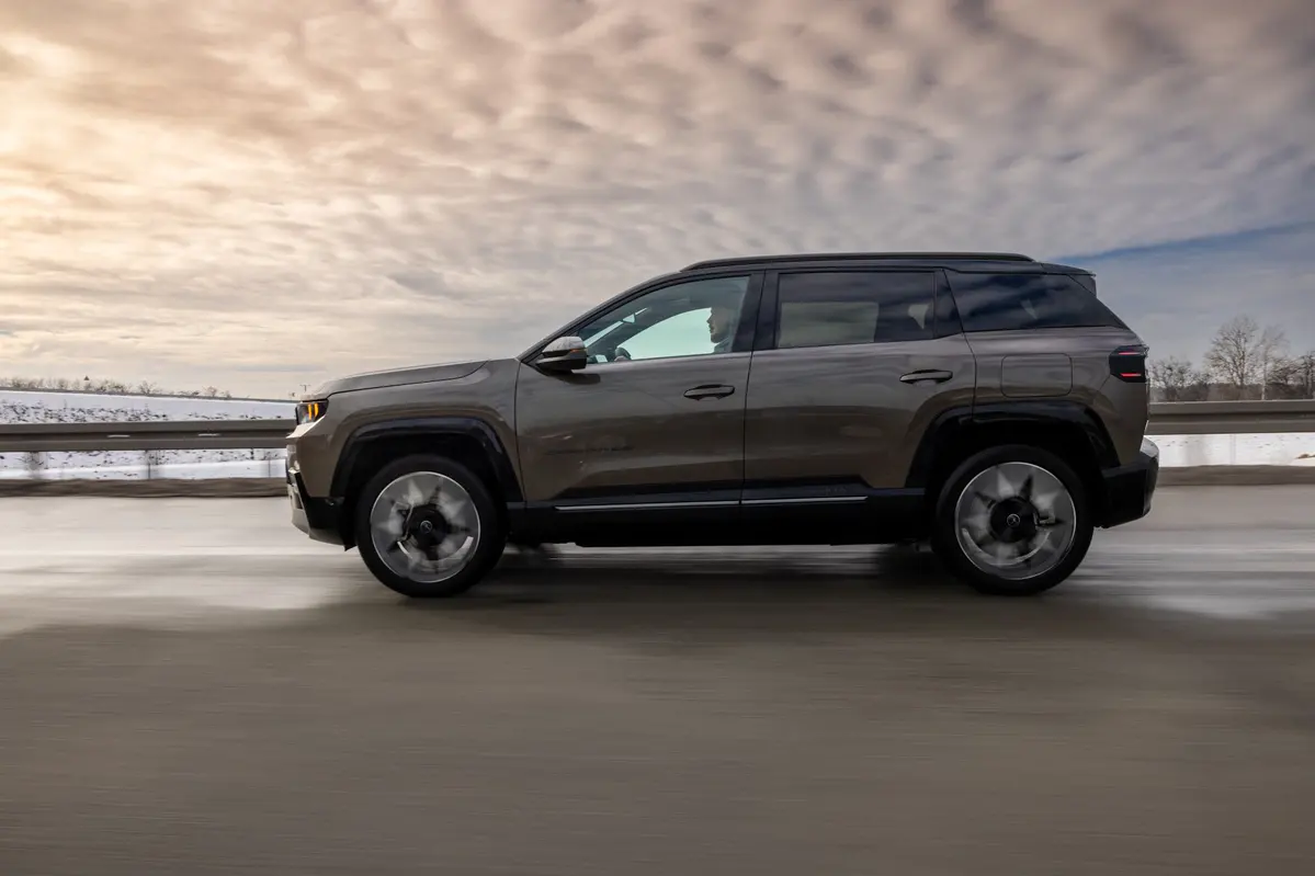 Jeep Compass III BEV 213 KM