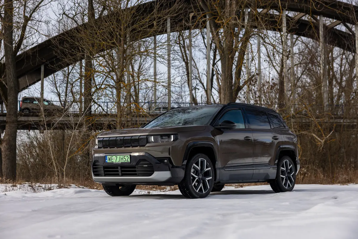 Jeep Compass III BEV 213 KM