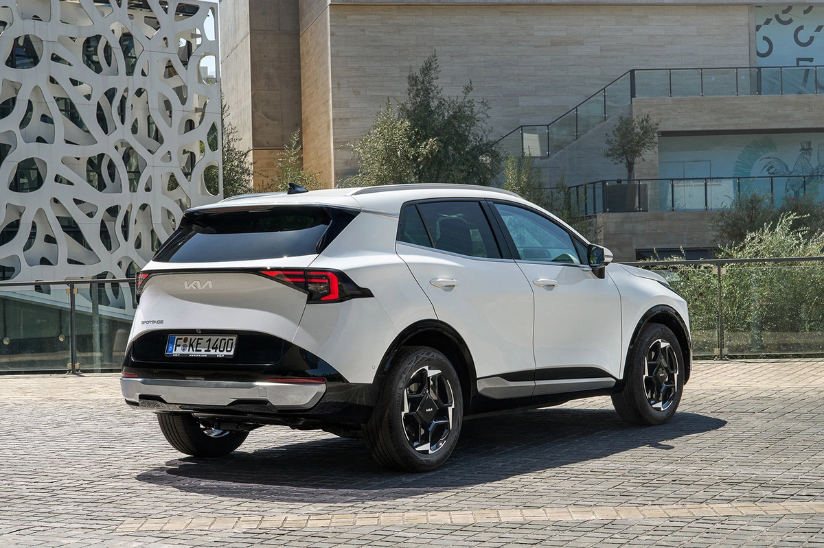 Kia Sportage V FL 1.6 T-GDI HEV 239 KM