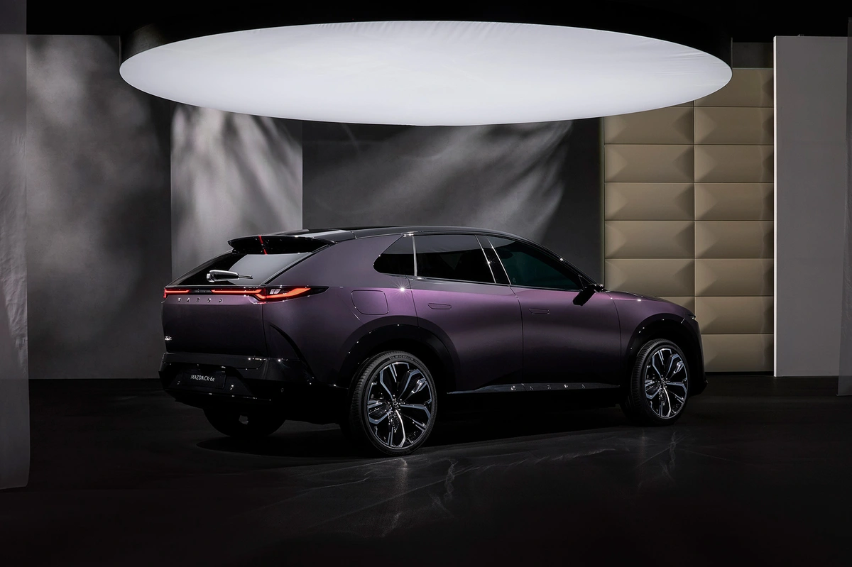 Mazda CX-6e EV 258 KM