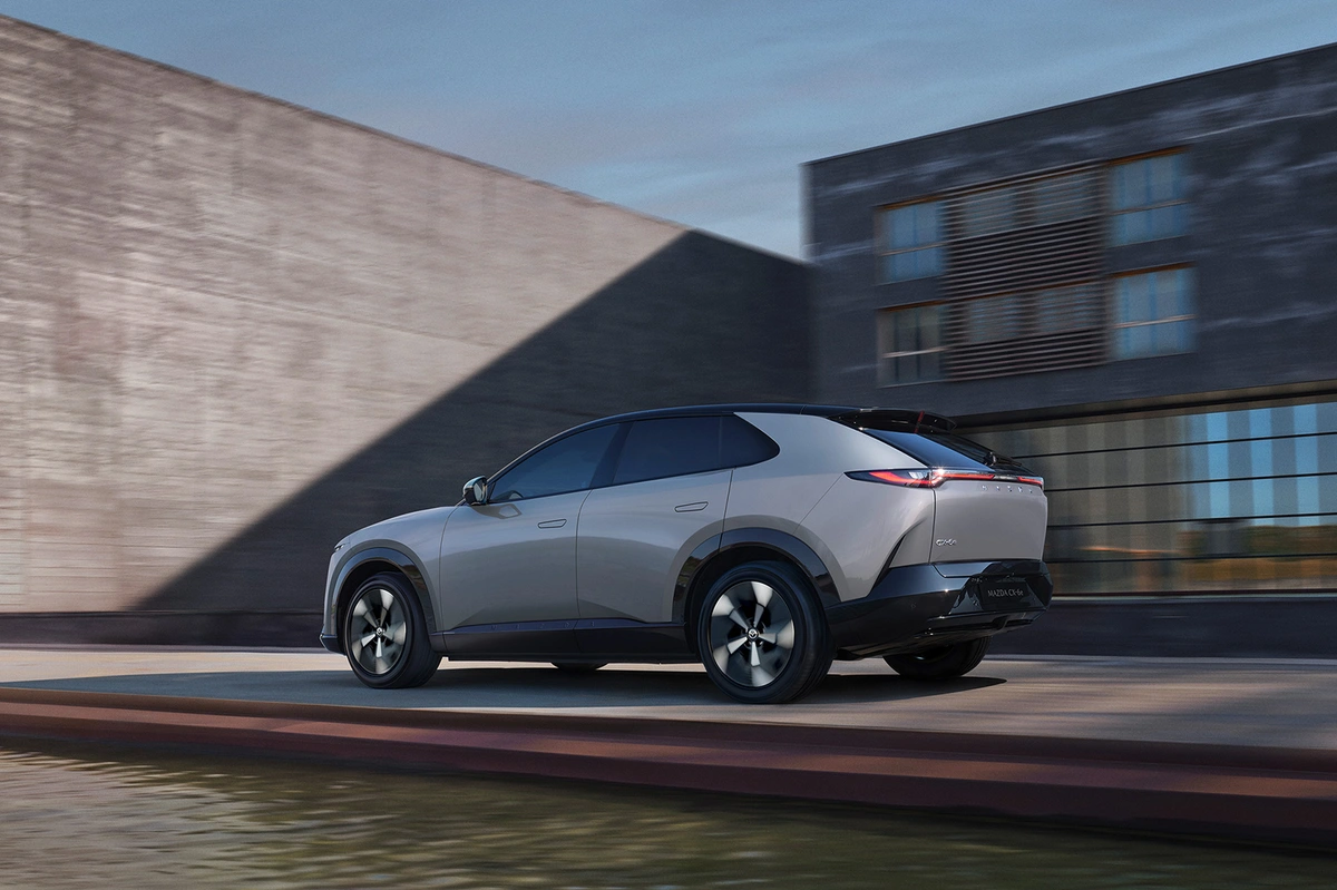 Mazda CX-6e EV 258 KM