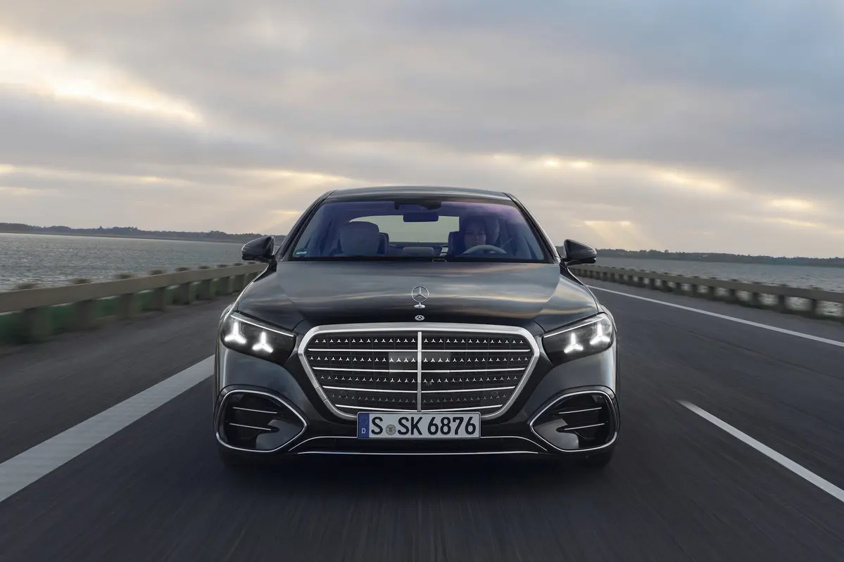 Mercedes - Benz S-klasa W223 FL 350d 313 KM