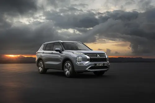 Mitsubishi Outlander 2.4 PHEV 306 KM 2025