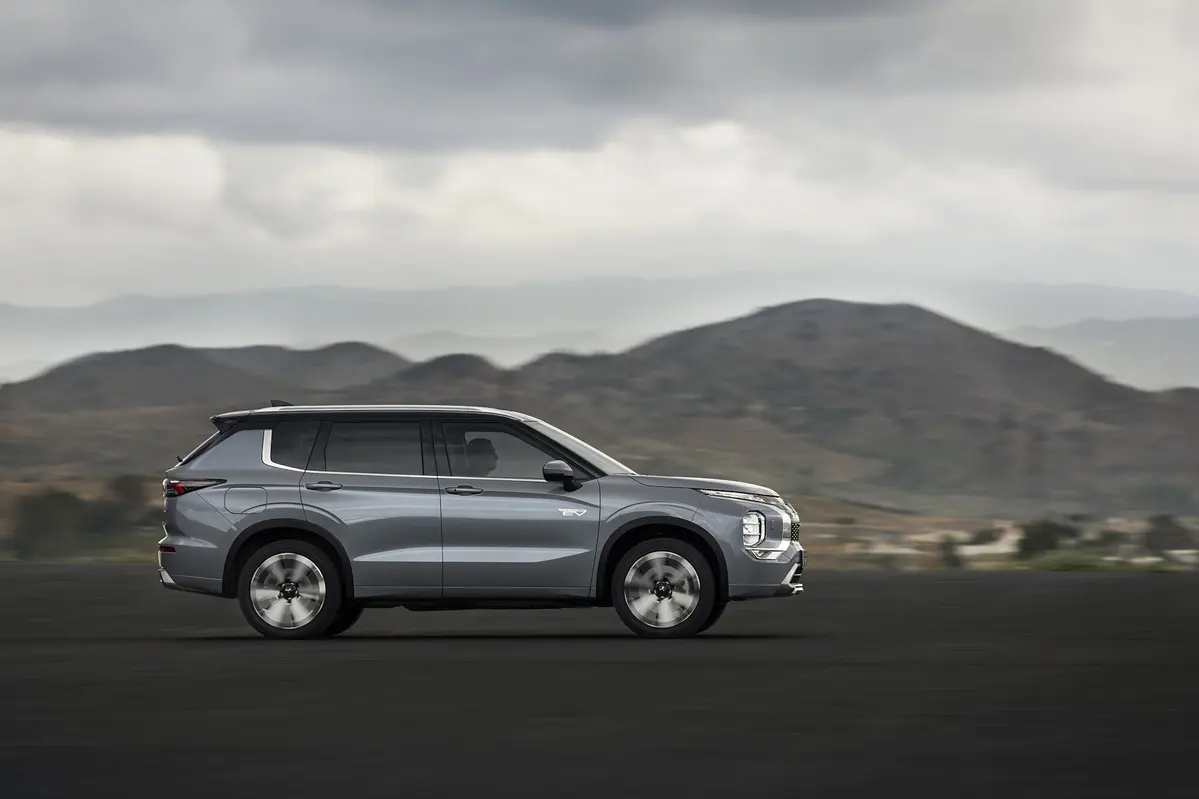 Mitsubishi Outlander IV 2.4 PHEV 306 KM