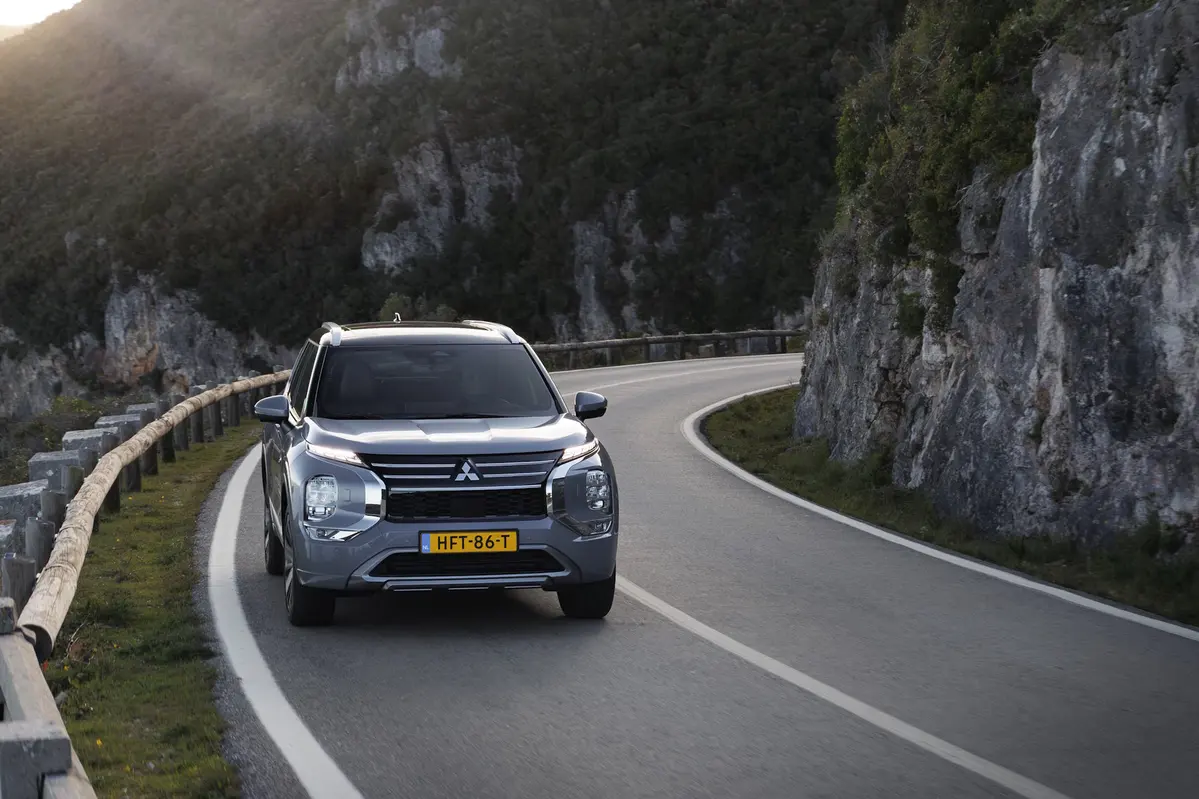 Mitsubishi Outlander IV 2.4 PHEV 306 KM