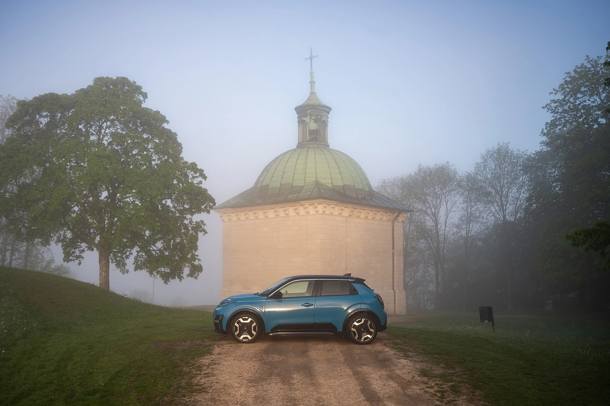 Nissan Micra K15 40kWh 122 KM