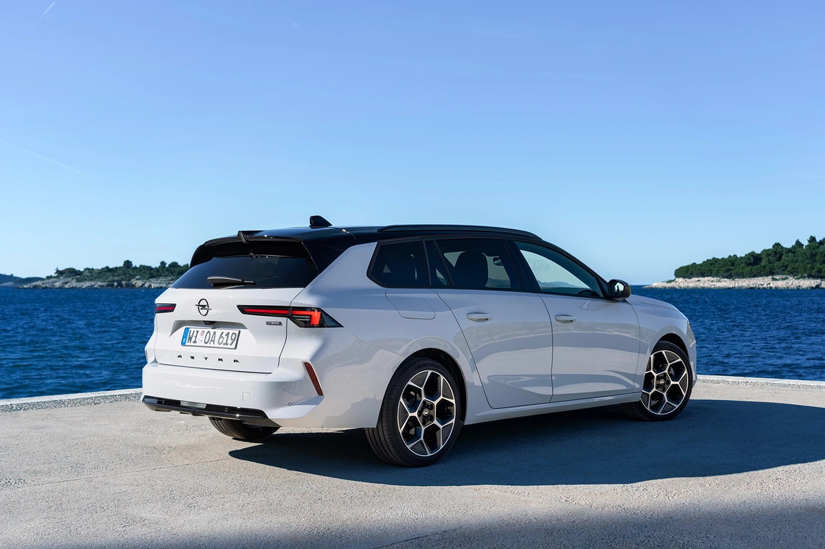Opel Astra L FL 1.5 Diesel 130 KM
