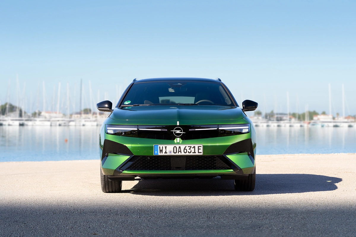 Opel Astra L FL Electric 58 kWh 156 KM