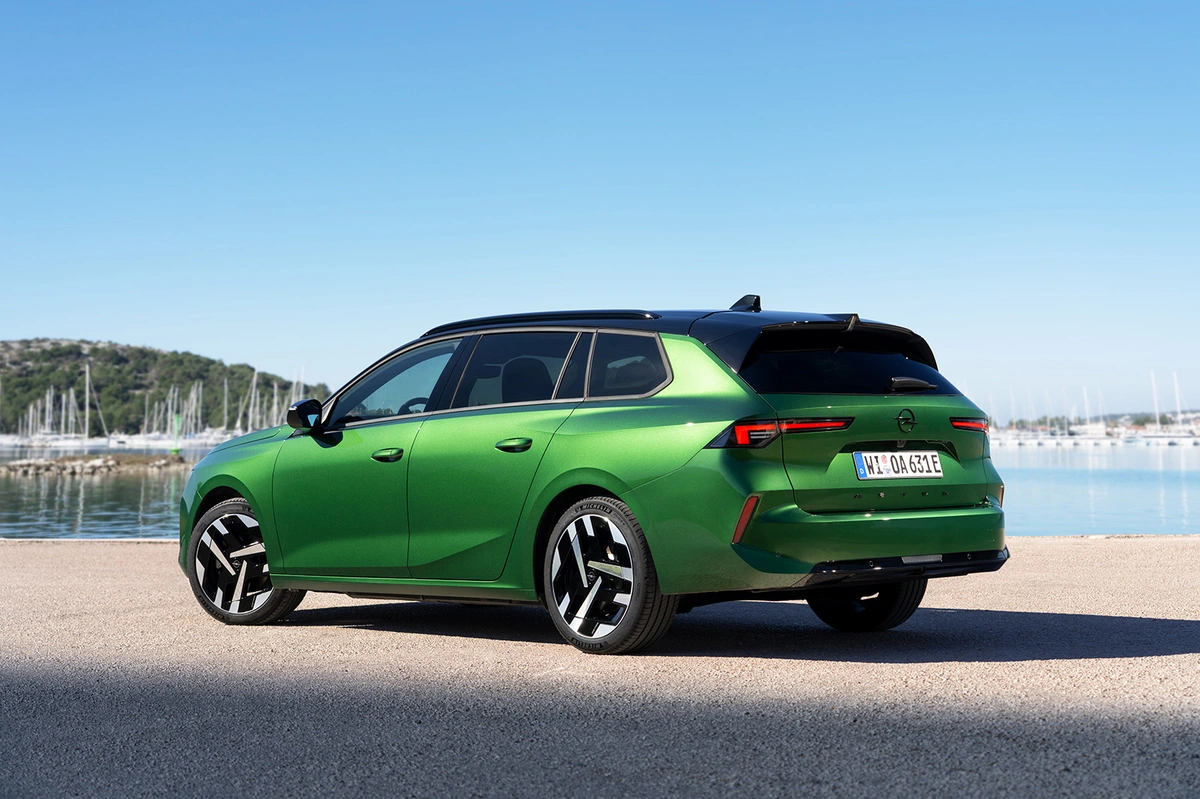 Opel Astra L FL Electric 58 kWh 156 KM