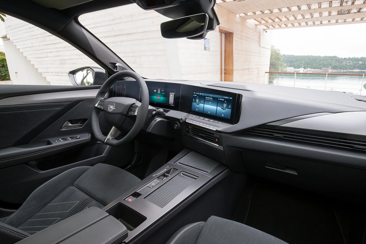 Opel Astra L FL Electric 58 kWh 156 KM