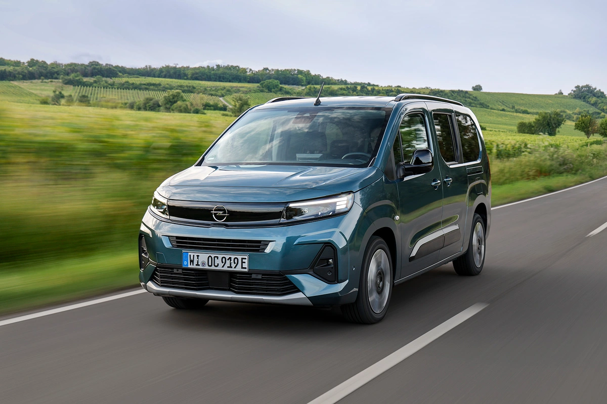 Opel Combo E FL L2 Electric e136 136 KM