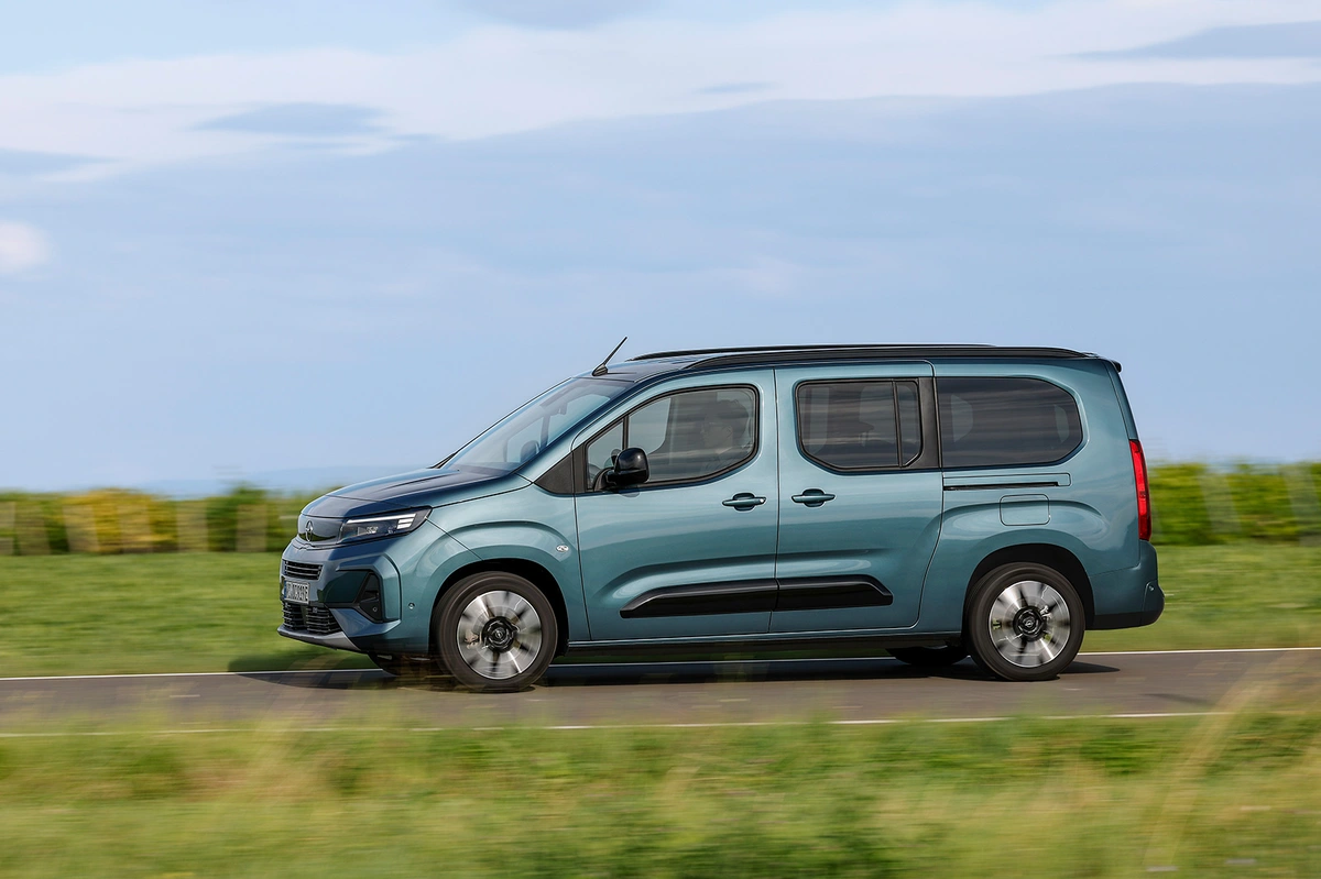 Opel Combo E FL L2 Electric e136 136 KM