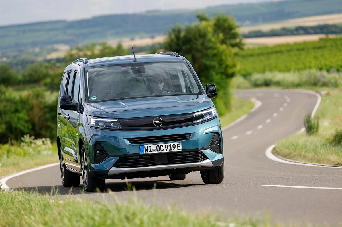 Opel Combo E FL L2 Electric e136 136 KM