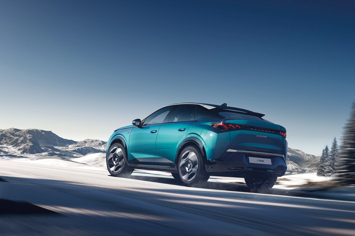Peugeot 3008 III e 325 Dual Motor 325 KM
