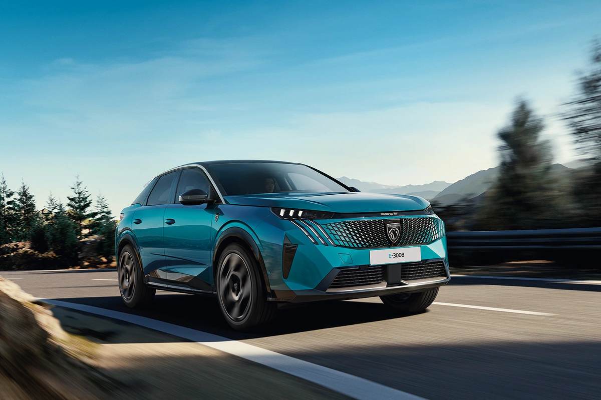 Peugeot 3008 III e 325 Dual Motor 325 KM