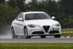 Alfa Romeo Giulia 2.0 Turbo 200 KM — zdjęcie 1