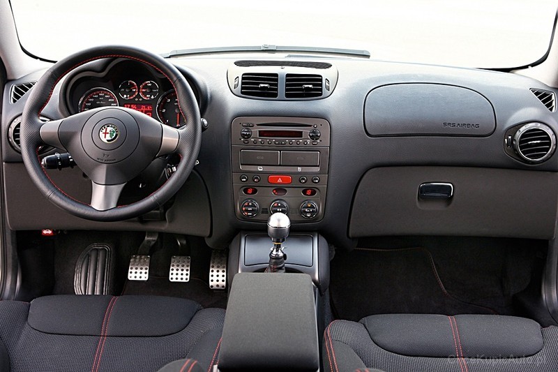 Alfa Romeo GT 3.2 240 KM