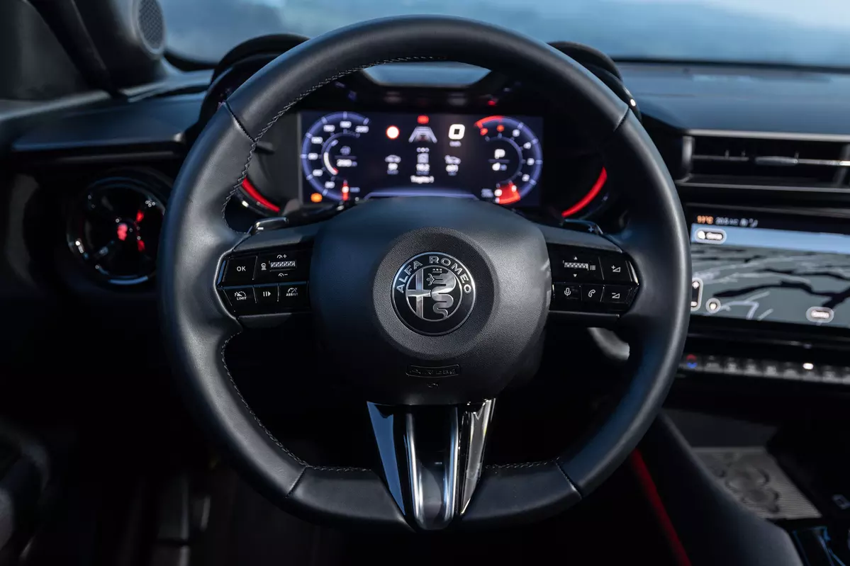 Alfa Romeo Junior Q4 1.2 MHEV 145 KM