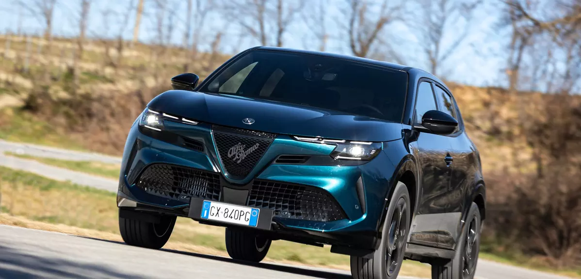 Alfa Romeo Junior Q4 1.2 MHEV 145 KM