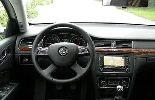 Skoda Superb z oszczędniejszymi silnikami — zdjęcie 6