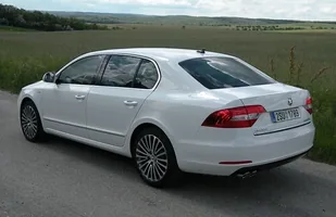 Skoda Superb z oszczędniejszymi silnikami — zdjęcie 8