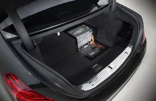 Mercedes S, który pali 3 l/100 km... — zdjęcie 3