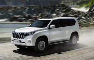 Toyota Land Cruiser po liftingu — zdjęcie 3