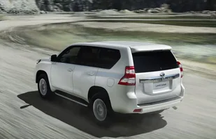 Toyota Land Cruiser po liftingu — zdjęcie 5