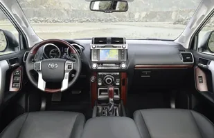 Toyota Land Cruiser po liftingu — zdjęcie 7