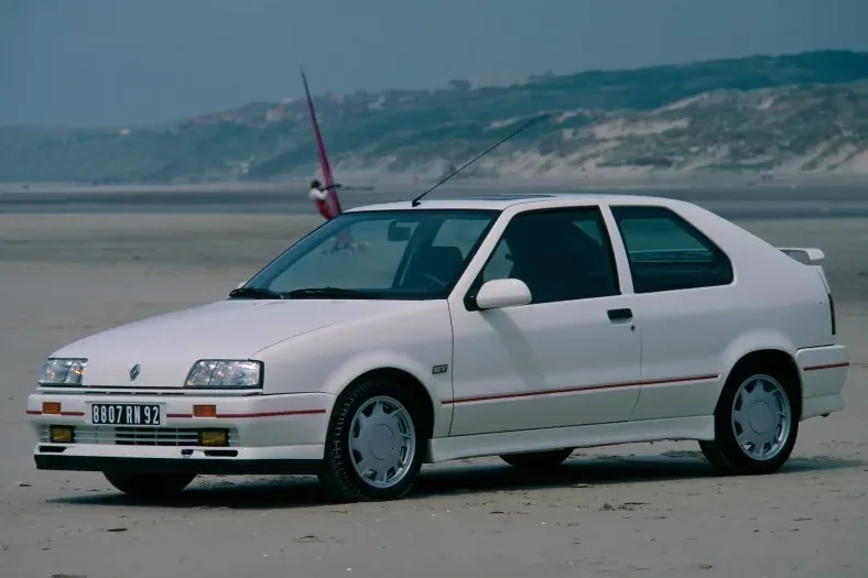 Renault 19