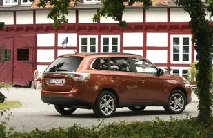 Niższe ceny Mitsubishi Outlander — zdjęcie 8